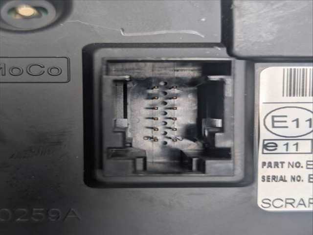 Foto 2ª: Pantalla Multifuncion Ford Fiesta TREND 101CV 74KW (2012)