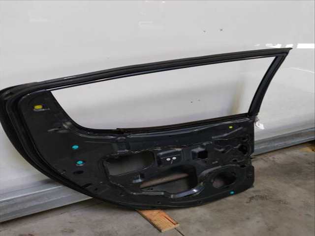 Foto 3ª: Puerta Trasera Izquierda Mitsubishi L200 167 CV 123KW [4D56]