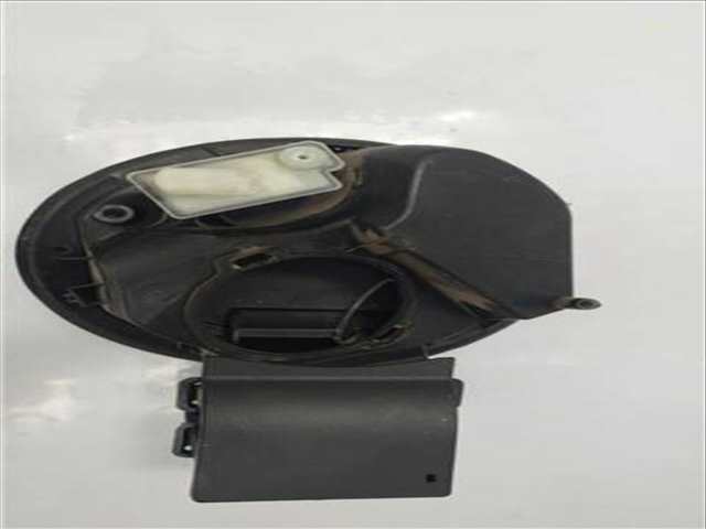 Foto 3ª: Tapa Exterior Combustible Renault Clio TCE 90 B7MT) 91CV 67KW [H4D 450,H4D 470] (2021)