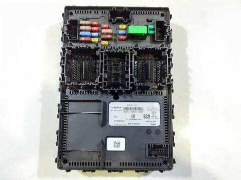 Foto 2ª: Caja Reles Fusibles Ford Fiesta TREND 101CV 74KW [SFJK] (2017)