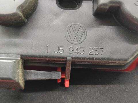 Foto 4ª: Piloto Trasero Izquierdo Volkswagen Bora CONCEPTLINE BERLINA 105CV 77KW [AZD] (2001)