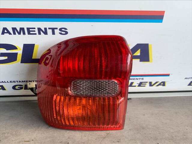 Foto 1ª: Piloto Trasero Izquierdo Toyota Rav4 1.8 16V 125CV 0CV [1ZZ-FE] (2003)