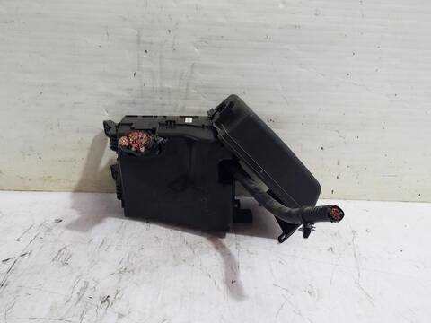 Foto 3ª: Caja Reles Fusibles Hyundai ix35 2.0 CRDI 4WD 136CV [D4HA] (2009)