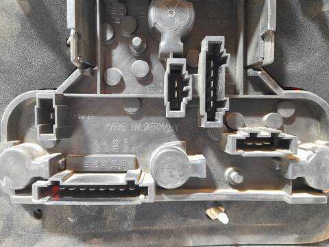 Foto 4ª: Piloto Trasero Izquierdo Volkswagen Golf 1.6 BERLINA 75CV 55KW [AEE] (1996)