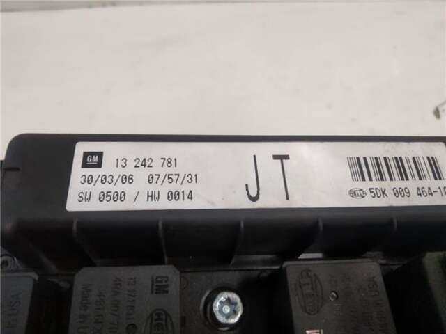 Foto 3ª: Caja Reles Fusibles Opel Astra 1.7 CDTI [Z 17 DTH]