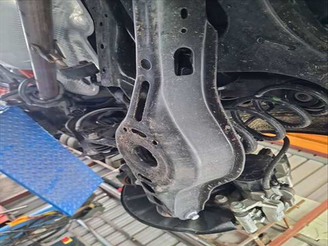 Brazo Suspension Trasero Derecho Toyota CHR 2.0 HYBRID MAXH21L) 150CV 111KW
