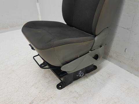 Foto 2ª: Asiento Delantero Izquierdo Opel Viva FURGON 2.7T L1H1 113CV 83KW (2006)