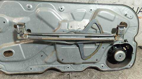 Foto 4ª: Elevalunas Eléctrico Delantero Derecho Ford Focus TREND 116CV 85KW [KKDA] (2008)