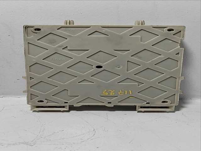 Foto 2ª: Caja Reles Fusibles Volvo V40 KINETIC 1 DIESEL CAT 114CV [D4162T] (2012)