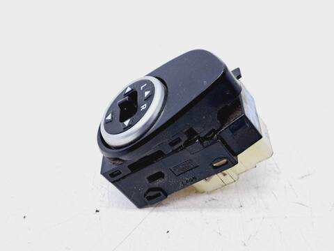 Foto 4ª: Mando Retrovisor Hyundai i20 1.2 16V CAT 84CV 62KW [G4LA] (2015)