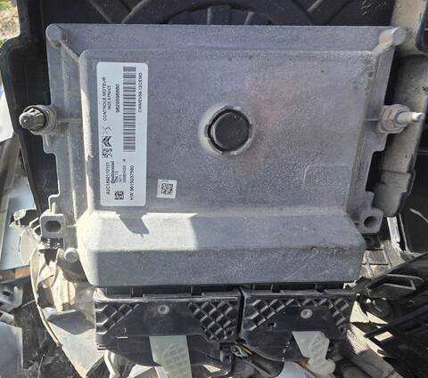 Centralita Motor ECU Peugeot 208 STYLE 82CV 60KW
