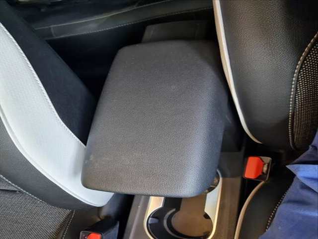 Consola Central Renault Captur TECHNO 140CV 103KW
