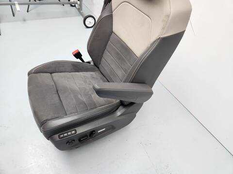 Foto 4ª: Asiento Delantero Izquierdo Volkswagen Transporter T7 MULTIVAN ST) LIFE EHYBRID [DGEA] (2022)