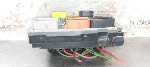 Foto 4ª: Caja Reles Fusibles Citroen C4 COOL BERLINA 90CV 66KW [9HX] (2010)