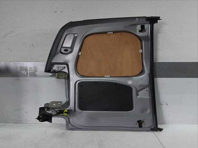 Puerta Trasera Derecha Peugeot Partner 102 CV 75KW
