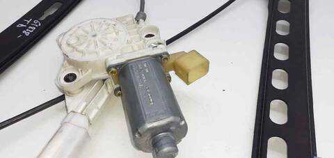 Foto 2ª: Elevalunas Manual Trasero Derecho Mercedes Clase C 160 350 219.356) 272CV 200KW [M272964] (2004)