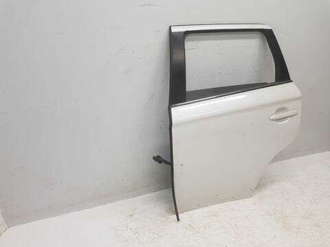 Foto 3ª: Puerta Trasera Izquierda Mitsubishi Outlander PHEV KAITEKI 4WD [4B11]