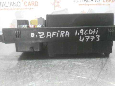 Foto 3ª: Caja Reles Fusibles Opel Zafira COSMO 120CV 88KW [Z19DT] (2006)
