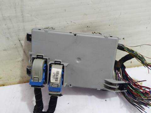 Foto 3ª: Caja Reles Fusibles Peugeot Bipper BASIS 75CV (2008)