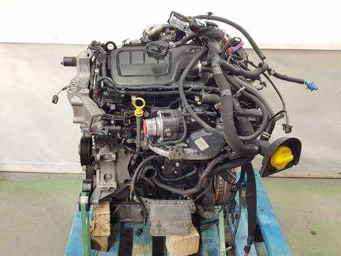 Foto 1ª: Motor Completo Renault Trafic L1H1 27T 8-9 SITZE) EXPRESSION (2015)