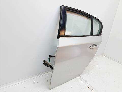 Foto 2ª: Puerta Trasera Izquierda Bmw Serie 1 114 118D BERLINA 143CV 105KW [N47D20A] (2008)