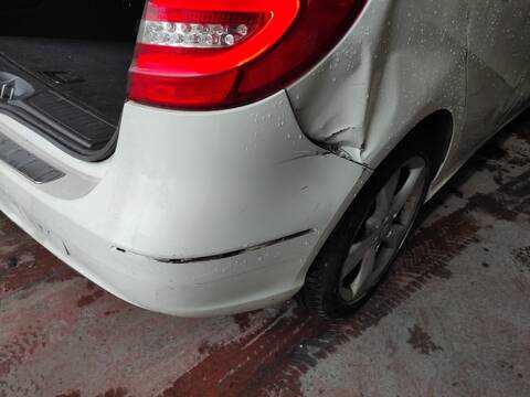 Foto 3ª: Paragolpes Trasero Mercedes Clase B 150 270910 (2012)