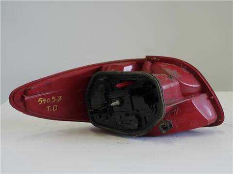 Foto 2ª: Piloto Trasero Derecho Peugeot 206 1.9 D 69CV 51KW [WJY (DW8B)] (2001)