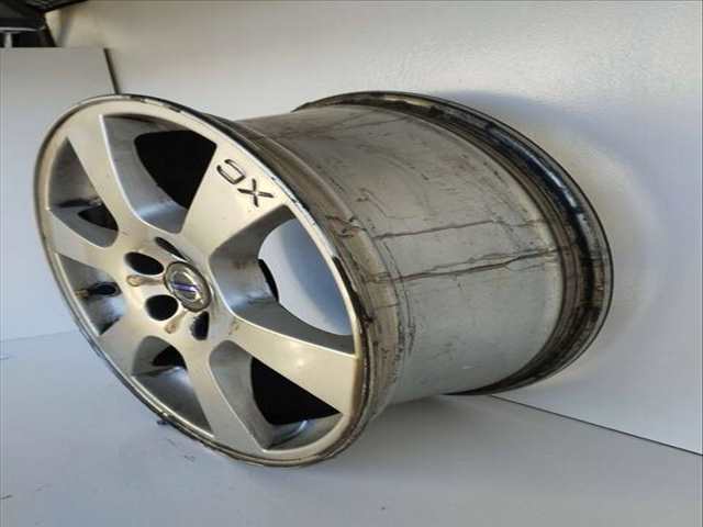 Foto 3ª: LLanta Aleacion Volvo XC 60 MOMENTUM DRIVE 163CV 120KW [D5204T2] (2011)