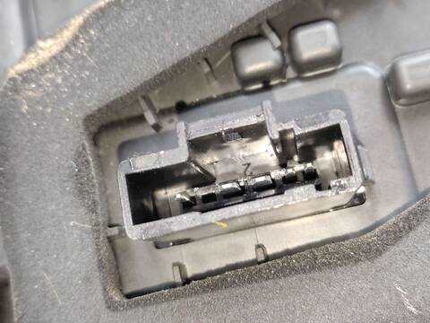 Foto 3ª: Piloto Trasero Derecho Dacia Sandero STEPWAY ESSENTIAL 101CV 74KW [H4D450] (2020)