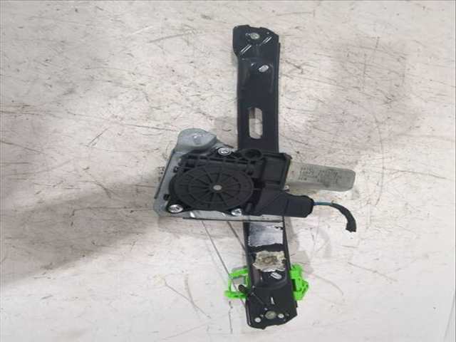 Foto 2ª: Elevalunas Manual Trasero Derecho Bmw Serie 1 120 D E87) [N47 D20 A,N47 D20 C] (2007)