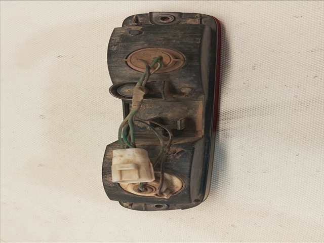 Foto 4ª: Piloto Trasero Derecho Mitsubishi Montero 3.2 DID 5P V60 GLS [4M41] (2004)