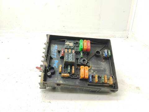 Foto 1ª: Caja Reles Fusibles Volkswagen Caddy LIFE 75CV 55KW [BSU] (2007)