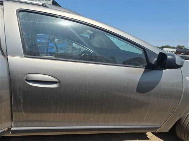 Foto 1ª: Puerta Delantera Derecha Dacia Logan COMFORT 90CV 66KW (2015)