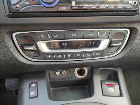 Mando Climatizador Renault Scenic K9K832