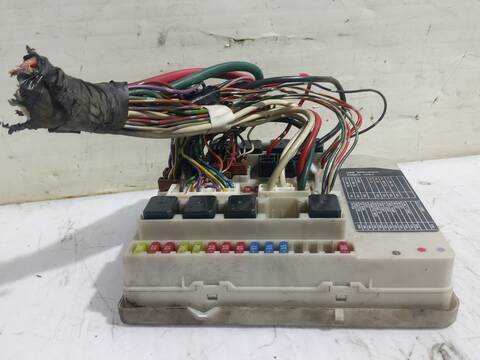 Foto 3ª: Caja Reles Fusibles Nissan Micra SPORT 80CV 59KW [CR12DE] (2005)