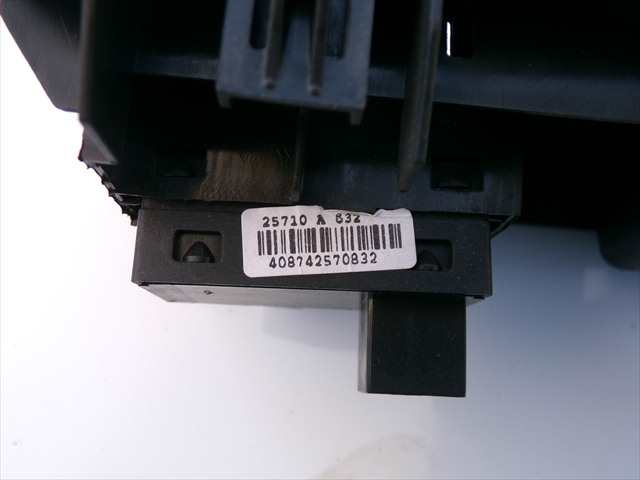 Foto 3ª: Botonera Elevalunas Fiat Punto 1.3 JTD 2006-2012 [199A2000] (2011)