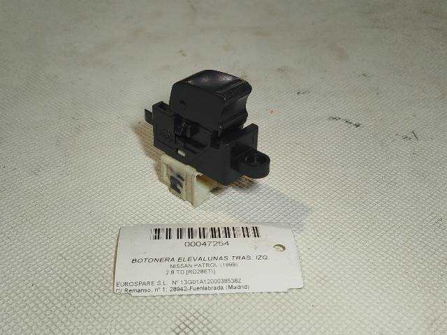 Foto 3ª: Botonera Elevalunas Nissan Patrol 2.8 TD [RD28ETI] (1999)