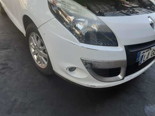 Foto 2ª: Paragolpes Delantero Renault Scenic 2.0 16V140CV [M4R 711] (2010)