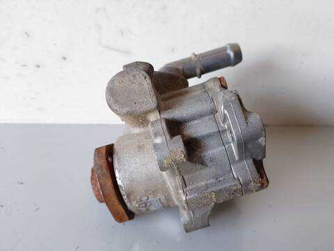 Foto 2ª: Bomba de Direccion Audi A3 1.8 AMBIENTE 125CV (1997)