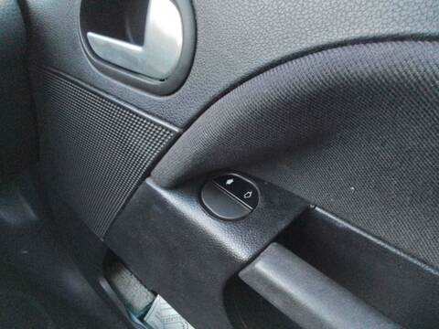 Botonera Elevalunas Ford Fiesta AMBIENTE 69CV 51KW