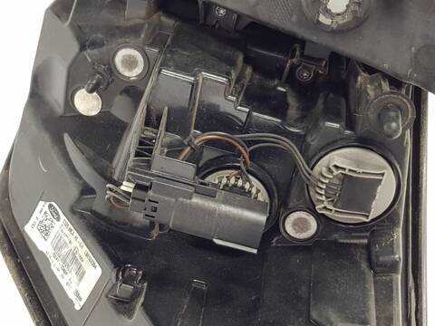 Foto 3ª: Piloto Trasero Izquierdo Ford Kuga TREND (2017)