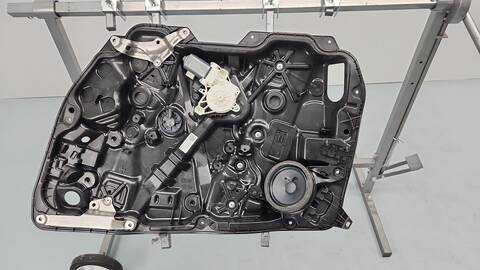 Foto 2ª: Elevalunas Eléctrico Delantero Derecho Mercedes Clase C 160 C 220 T D 206.204) 220CV 162KW FAMILIAR [254920] (2023)