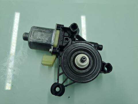 Foto 3ª: Elevalunas Eléctrico Trasero Derecho Audi Q3 35 TDI ADVANCED 150CV 110KW [DTSB] (2023)