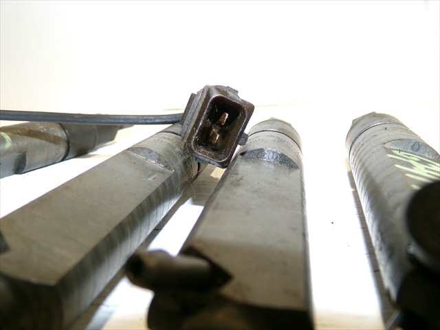 Foto 4ª: Inyectores Audi A6 1.9 TDI 1997-2004 [AFN] (1997)