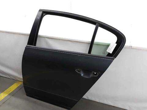 Foto 2ª: Puerta Trasera Izquierda Volkswagen Passat ADVANCE [CBAB] (2005)
