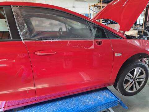 Puerta Delantera Derecha Opel Astra SELECTIVE 110CV 81KW