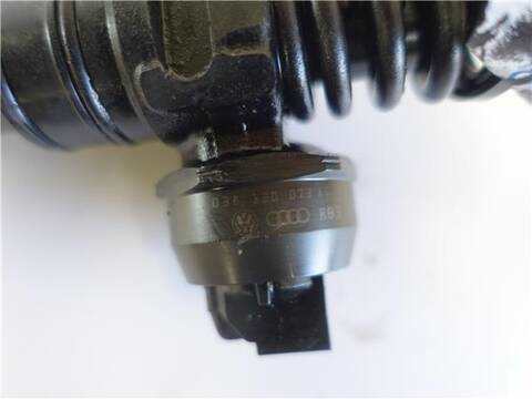 Foto 3ª: Inyectores Volkswagen Touran 1.9 TDI 105CV 77KW [BKC] (2004)