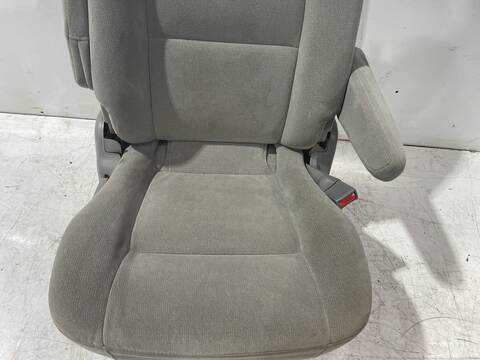 Foto 2ª: Asientos Traseros Kia Carnival 2.9 CRDI LX 144CV 106KW [J3] (2004)