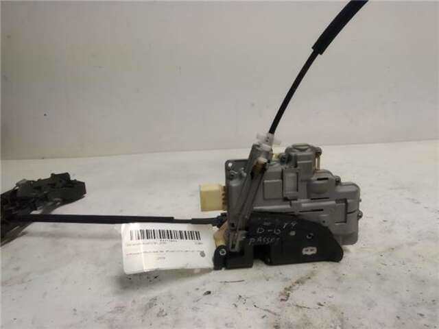 Cerradura Puerta Delantera Derecha Volkswagen Passat 2.0 TDI 16V