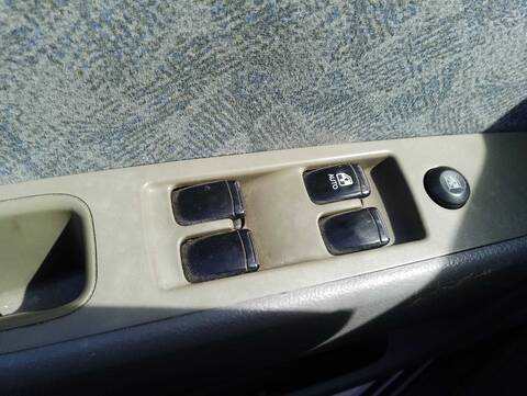 Foto 4ª: Botonera Elevalunas Daewoo Nubira SE BERLINA 109CV 80KW [F16D3] (2003)